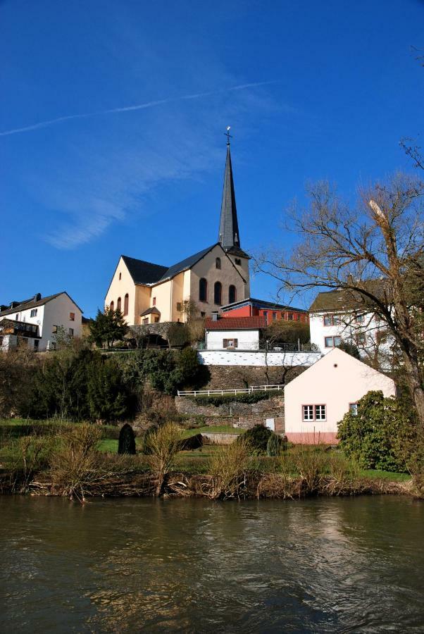 Ferienwohnung Eifelmittendrin Waxweiler エクステリア 写真